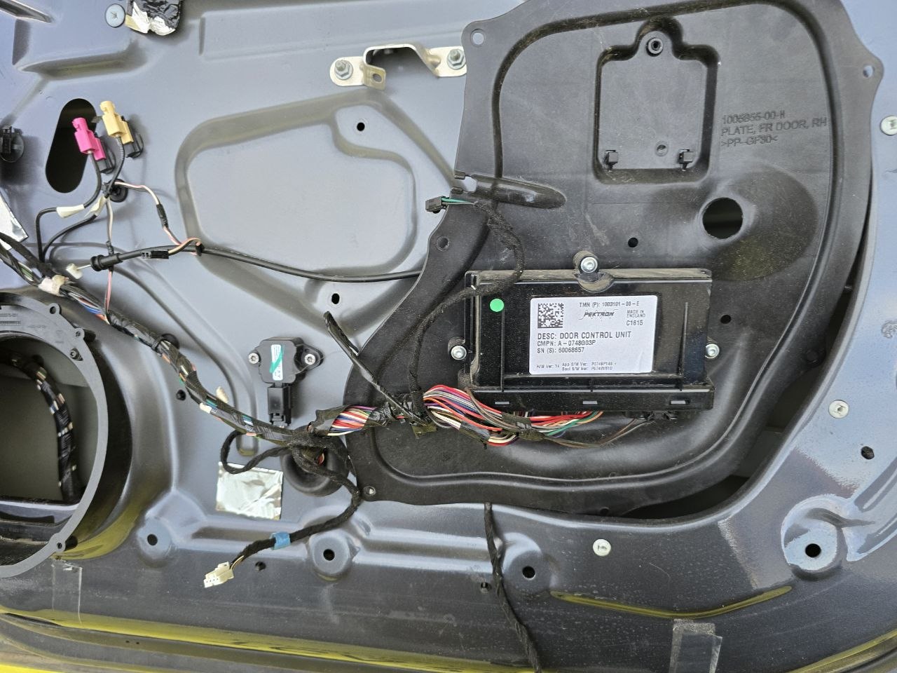 Tesla Model S 2012-2016 Front Right Door (Steel Gray - PMNG) - OEM (used) 6006622-E0-E