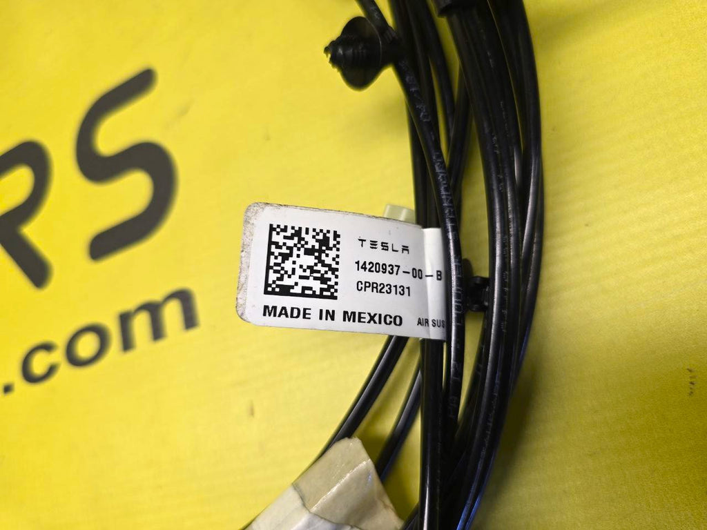 Tesla Model SP 2021-2025, XP 2021-2025 Rear Air Suspension Pressure Line - OEM New 1420937-00-B