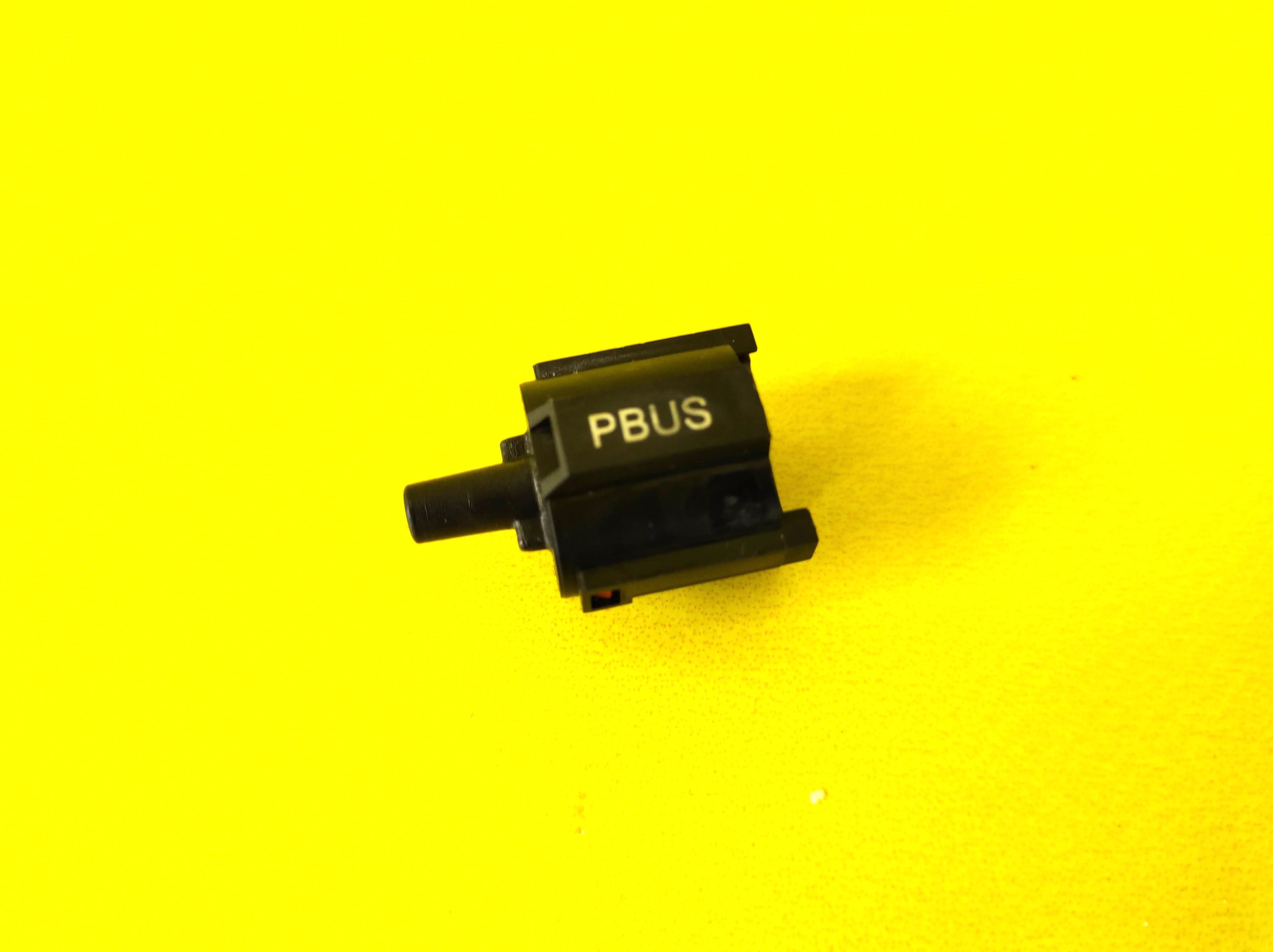 Tesla Model 3 2017-2025, Y 2020-2025 Sensor Ambient Air Temperature - Heating/Cooling Circuit OEM (used) 1106818-00-A