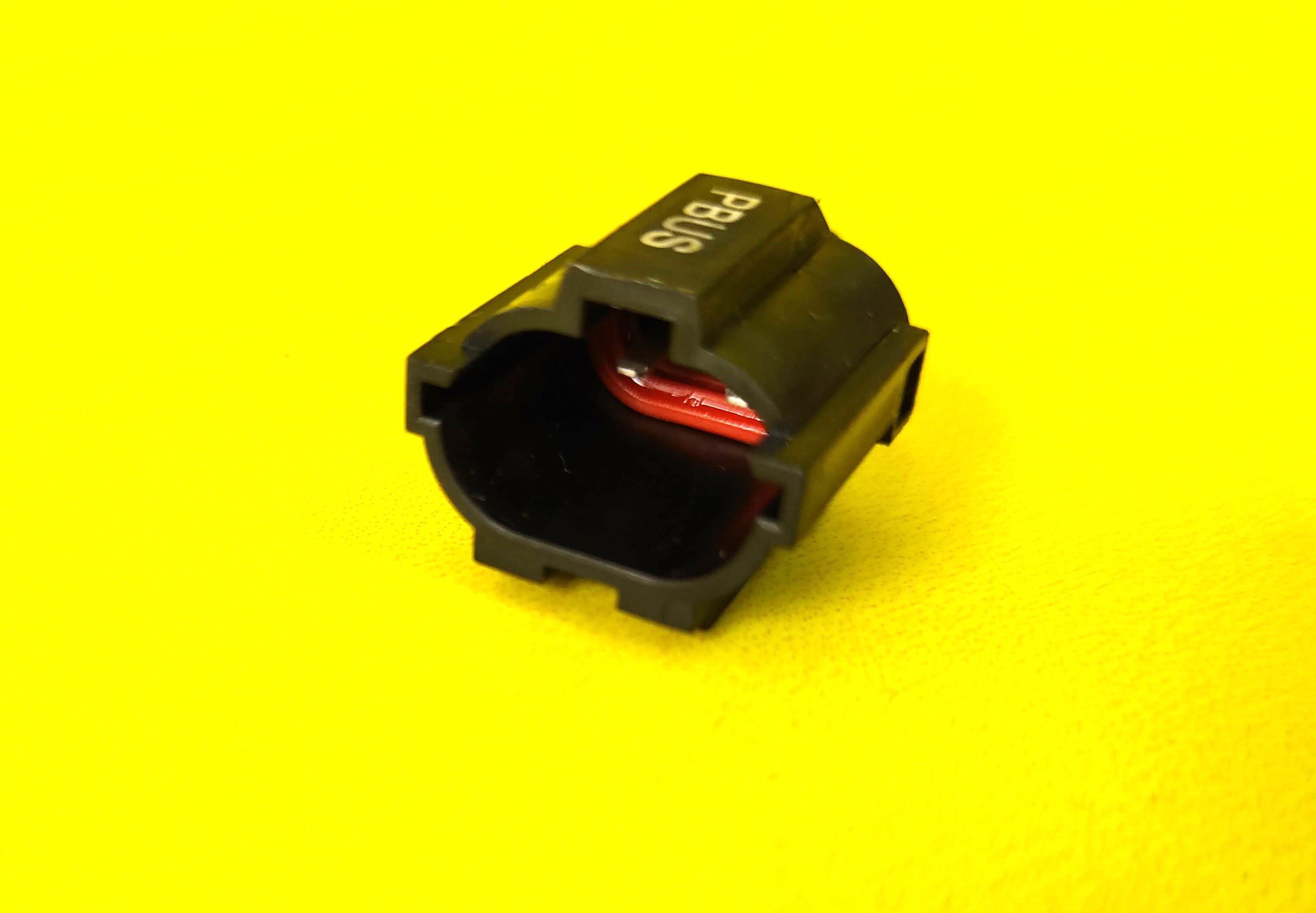 Tesla Model 3 2017-2025, Y 2020-2025 Sensor Ambient Air Temperature - Heating/Cooling Circuit OEM (used) 1106818-00-A