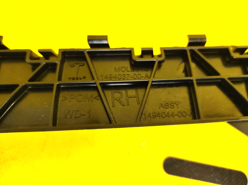 Tesla Model Y 2020-2025 Rear Bumper Retainer Bracket Right OEM (used) 1494044-00-A