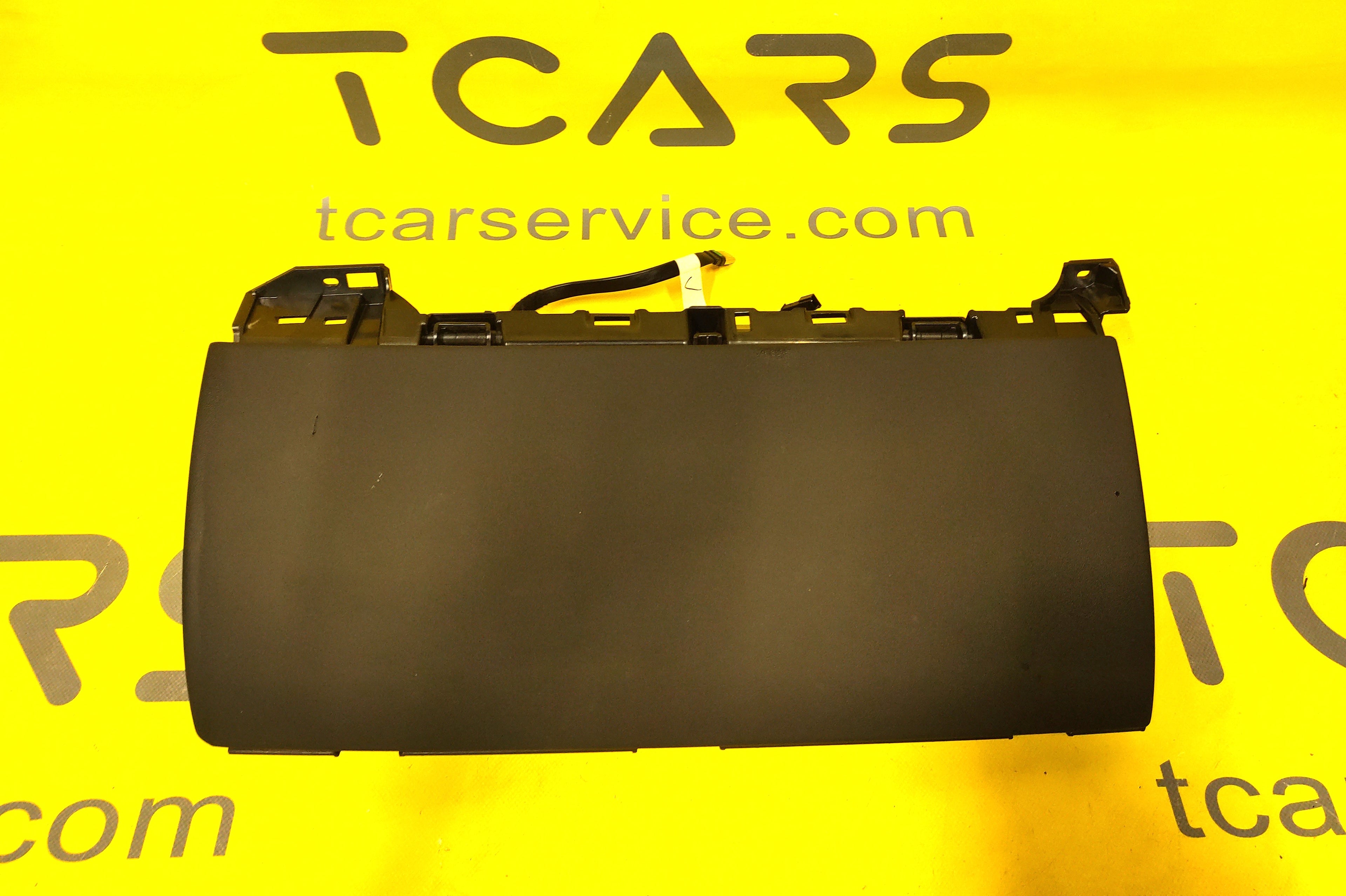 Tesla Model Y 2020-2025 Interior Equipment Elements OEM (used) 1083401-05-M